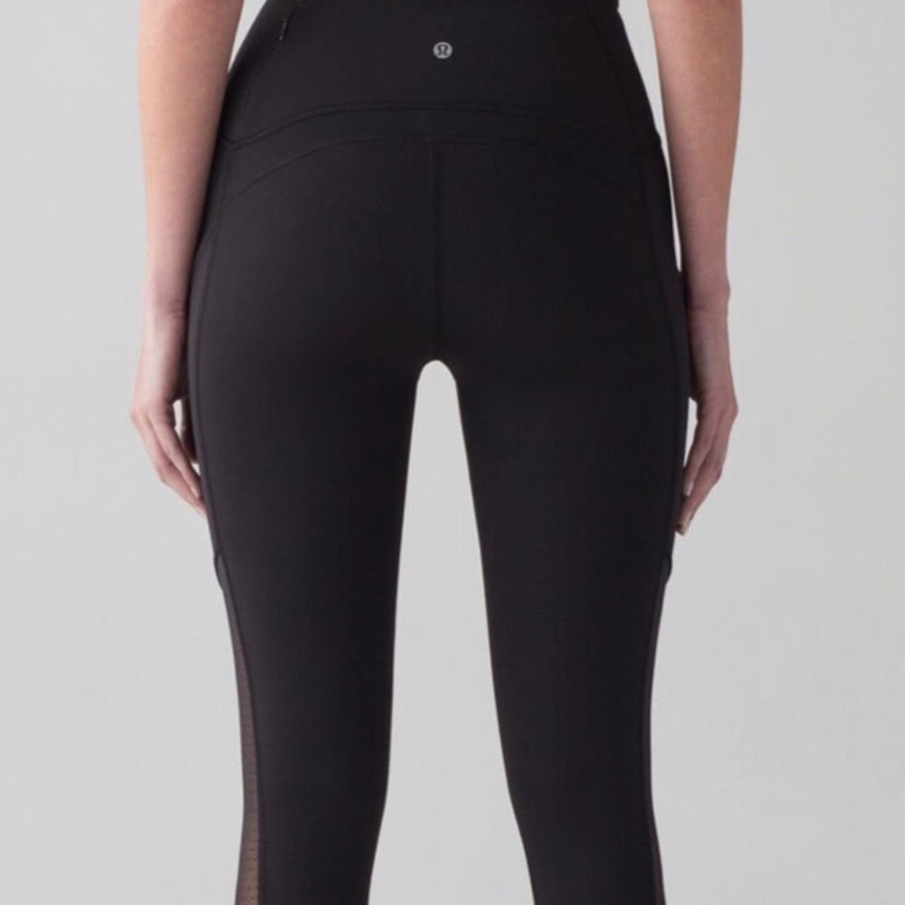 Lululemon sole training crop